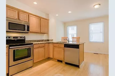 137 W 9th St #1, Boston, MA 02127 - Photo 2