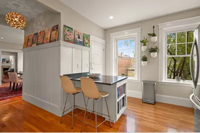 8 Colbourne Cres #3, Brookline, MA 02445 - Photo 10