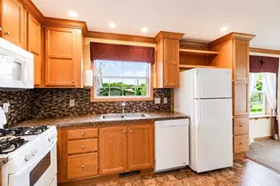52 Peggi Ln, Winchendon, MA 01475 - Photo 4
