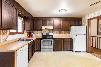 21 Liberty Ln, Norwood, MA 02062 - Photo 2