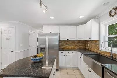 106 Causeway St, Hudson, MA 01749 - Photo 8