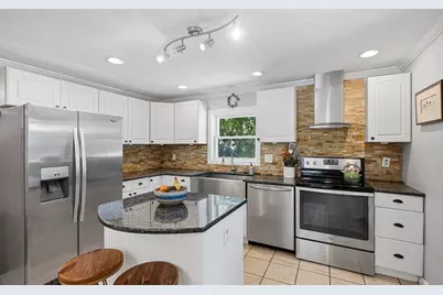 106 Causeway St, Hudson, MA 01749 - Photo 4