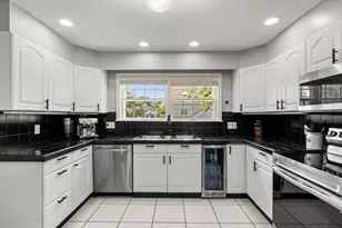 4 Countryside Ln, Salem, MA 01970 - Photo 2