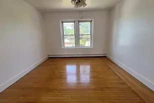 29 Irving St, Worcester, MA 01609 - Photo 2