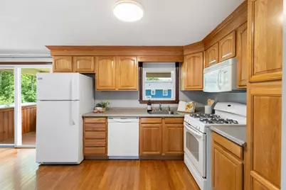 22 Susan Ave, Burlington, MA 01803 - Photo 10