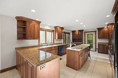 7 Sears Island Dr, Lakeville, MA 02347 - Photo 2