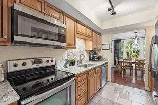 71 Amity Pl, Amherst, MA 01002 - Photo 10