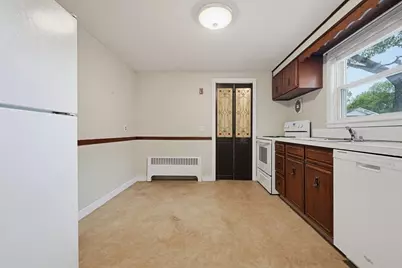 10 Magnolia Ter, Stoneham, MA 02180 - Photo 18
