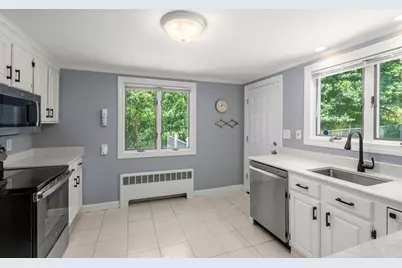 71 Capen St, Milton, MA 02186 - Photo 10