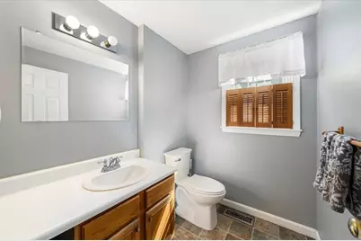22 Canterbury St, Billerica, MA 01821 - Photo 10