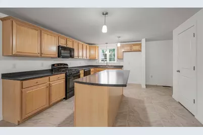 24 Royal Ave #24, Dracut, MA 01826 - Photo 4
