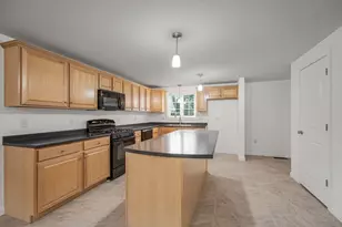 24 Royal Ave, Dracut, MA 01826 - Photo 4