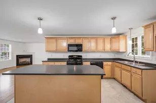 24 Royal Ave, Dracut, MA 01826 - Photo 6