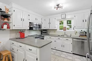64 Senator St, Springfield, MA 01129 - Photo 4