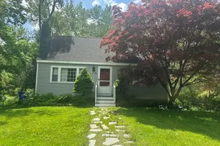 42 Grove St, Topsfield, MA 01983 - Photo 1