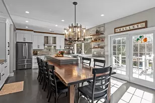 394 Mohawk Rd, Raynham, MA 02767 - Photo 4