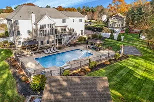 394 Mohawk Rd, Raynham, MA 02767 - Photo 2