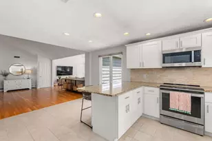 6 Hampton Ct, Lynnfield, MA 01940 - Photo 8