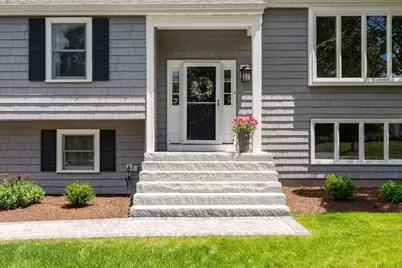 6 Hampton Court, Lynnfield, MA 01940 - Photo 2
