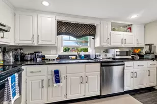 143 Myrtle St, Melrose, MA 02176 - Photo 8