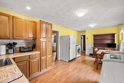 26 Beckett St, Peabody, MA 01960 - Photo 4