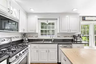 1 Castle Rd, Medway, MA 02053 - Photo 12