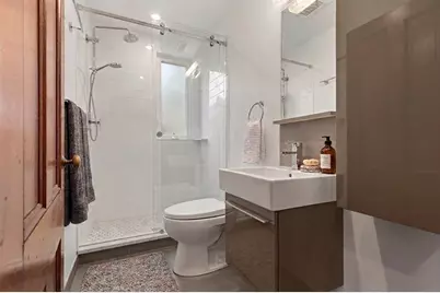 191 Davis Ave, Brookline, MA 02445 - Photo 14