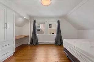 191 Davis Ave, Brookline, MA 02445 - Photo 16
