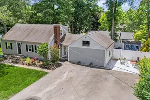 25 Moynihan Rd, Hamilton, MA 01982 - Photo 2