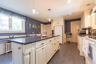 48 Mendon St, Blackstone, MA 01504 - Photo 8