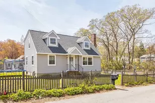 14 Greenville St, Billerica, MA 01821 - Photo 2