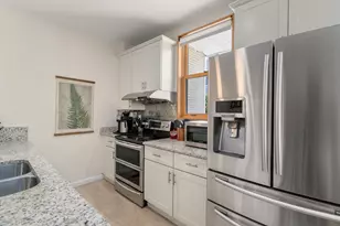 218 Thorndike St, Cambridge, MA 02141 - Photo 8