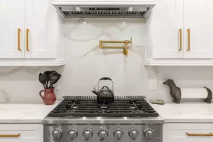 37 Moulton St, Newburyport, MA 01950 - Photo 16