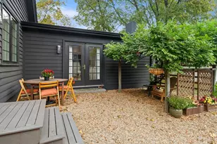 37 Moulton St, Newburyport, MA 01950 - Photo 4