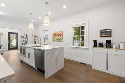 37 Moulton St, Newburyport, MA 01950 - Photo 12