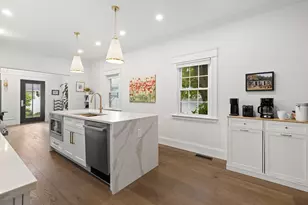 37 Moulton St, Newburyport, MA 01950 - Photo 12