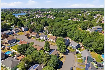 137 Maplewood Rd, Lynn, MA 01904 - Photo 34