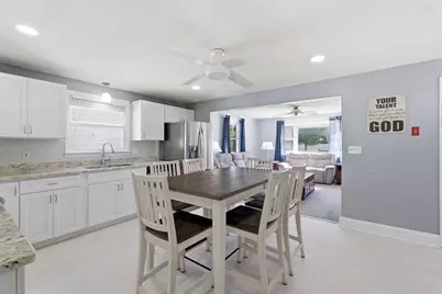 137 Maplewood Rd, Lynn, MA 01904 - Photo 6