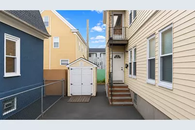 218 Bates St, New Bedford, MA 02745 - Photo 6
