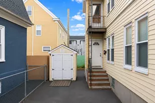 218 Bates St, New Bedford, MA 02745 - Photo 6