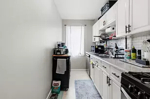 218 Bates St, New Bedford, MA 02745 - Photo 12