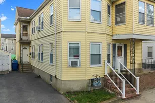 218 Bates St, New Bedford, MA 02745 - Photo 4