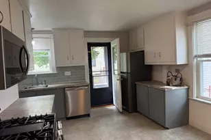 40 Summer St, Medford, MA 02155 - Photo 2