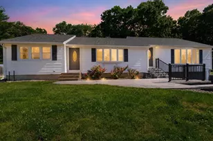 9 Pine Dr, Wilbraham, MA 01095 - Photo 2