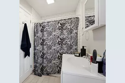90 Walnut St, Chicopee, MA 01020 - Photo 10