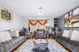 19 Abington Ln, Fall River, MA 02721 - Photo 4