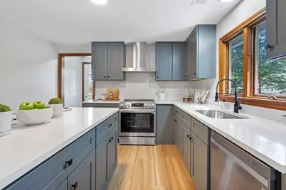 89 Sugarloaf St, Deerfield, MA 01373 - Photo 4