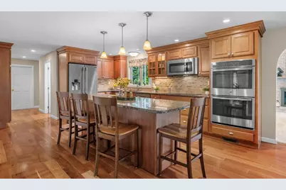 10 Grandview Rd, Reading, MA 01867 - Photo 10