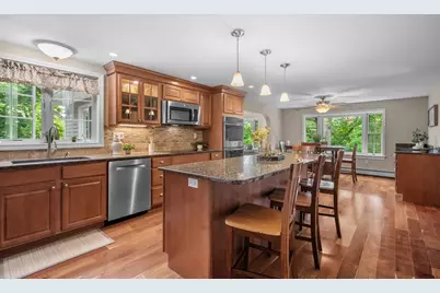 10 Grandview Rd, Reading, MA 01867 - Photo 12