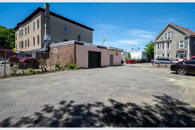 135 Lafayette Sq, Haverhill, MA 01832 - Photo 2